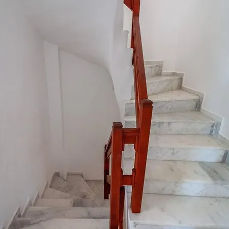 Bambaska فيلة *